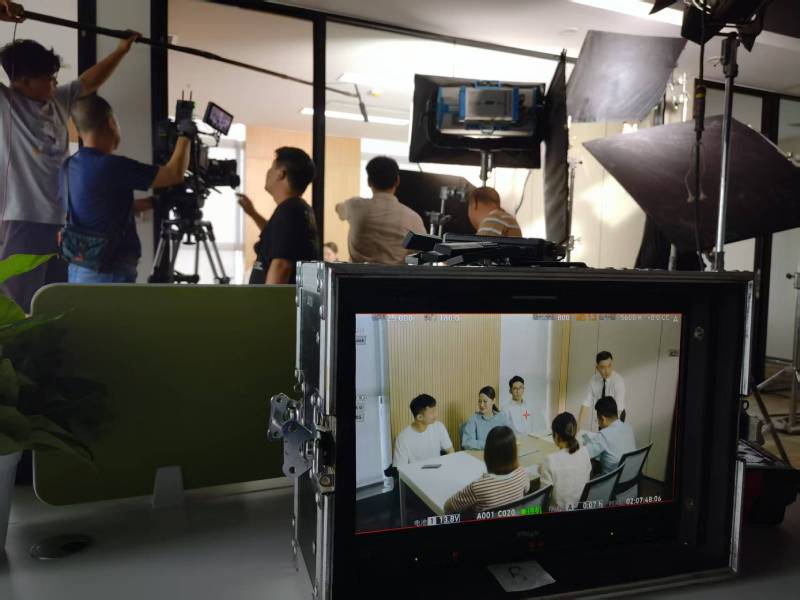 慈溪市TVC拍摄公司：科技产品视觉化大师，诠释未来感与功能美学